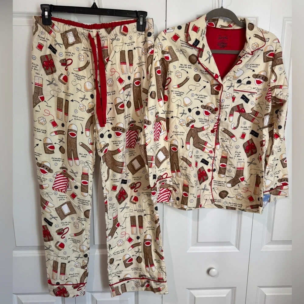Nick & Nora How To Sew A Sock Monkey Long Sleeve Pajama Set Women’s M NWT *FLAW - Picture 1 of 10